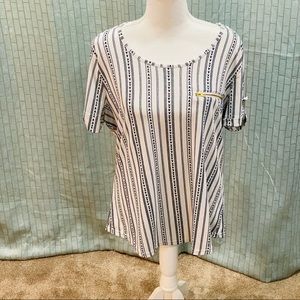 Xl The Workshop white & navy short sleeve blouse.